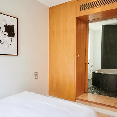 Avenue Montaigne - Prestigieux 2br