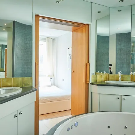 Avenue Montaigne - Prestigieux 2br *